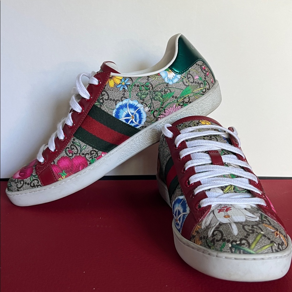 Gucci Women's Floral Sneakers - Red, Green, and Pink - Picture 6 of 9